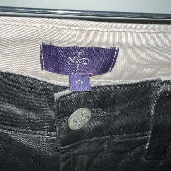 NYDJ Snake Skin print Tux Stripe Black Straight leg Jeans. - Picture 3 of 4